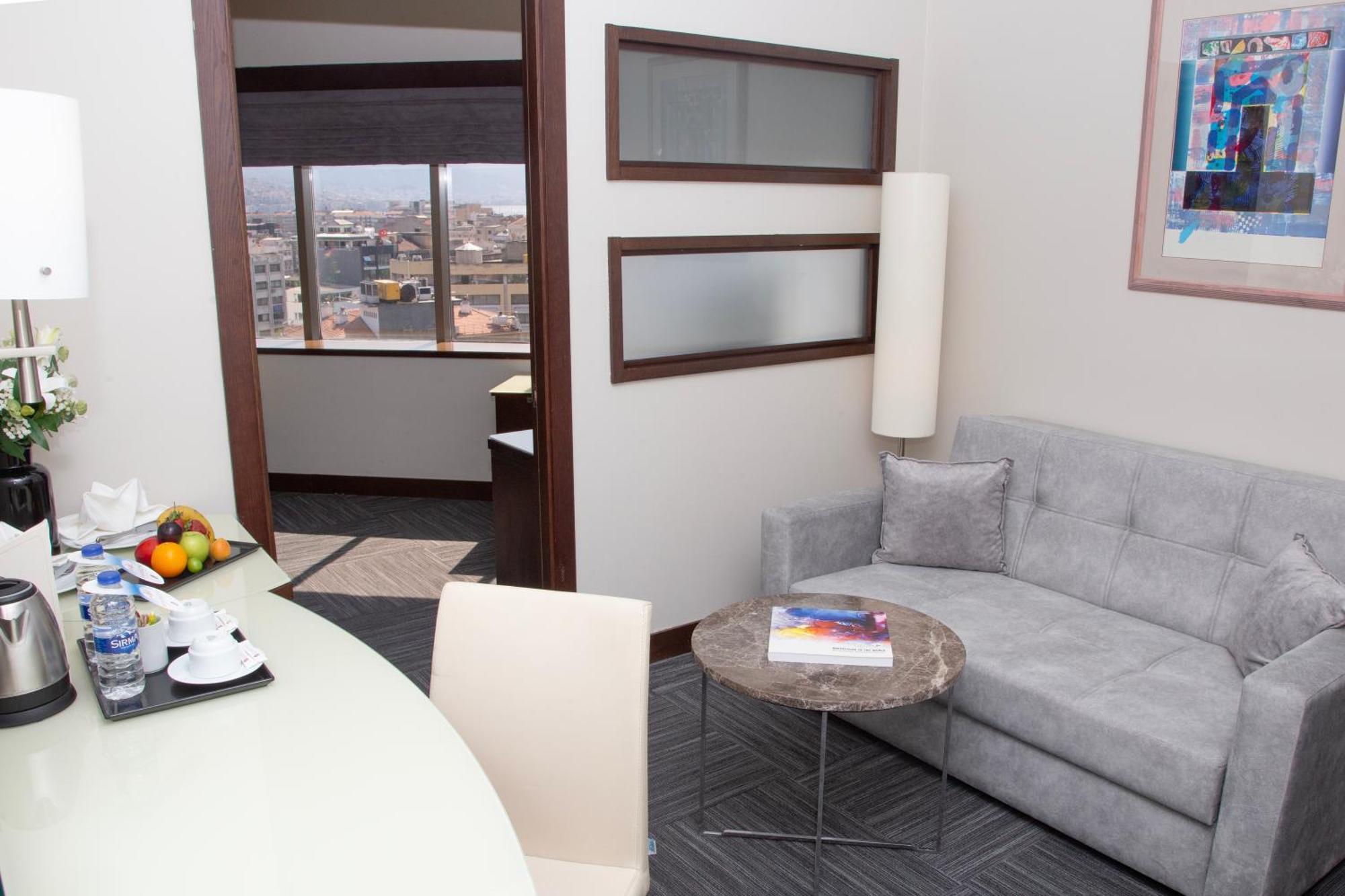 Kaya Prestige Oteli Esmirna Exterior foto